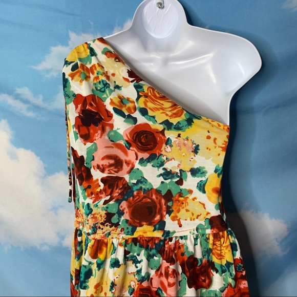 NWT- Sapa- One Shoulder Floral Dress size Medium - Picture 6 of 11